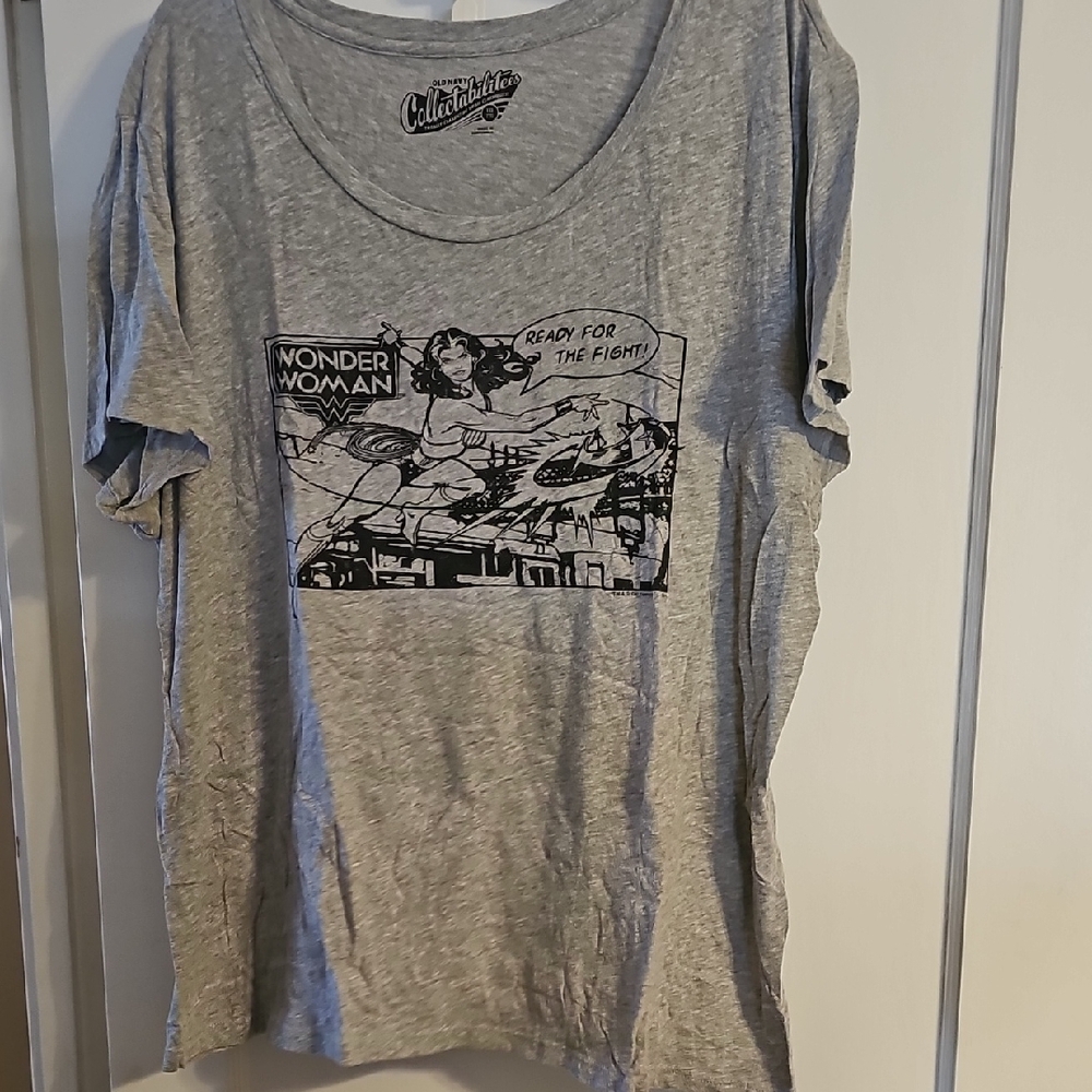 Old Navy Gray Wonder Woman Graphic Tee